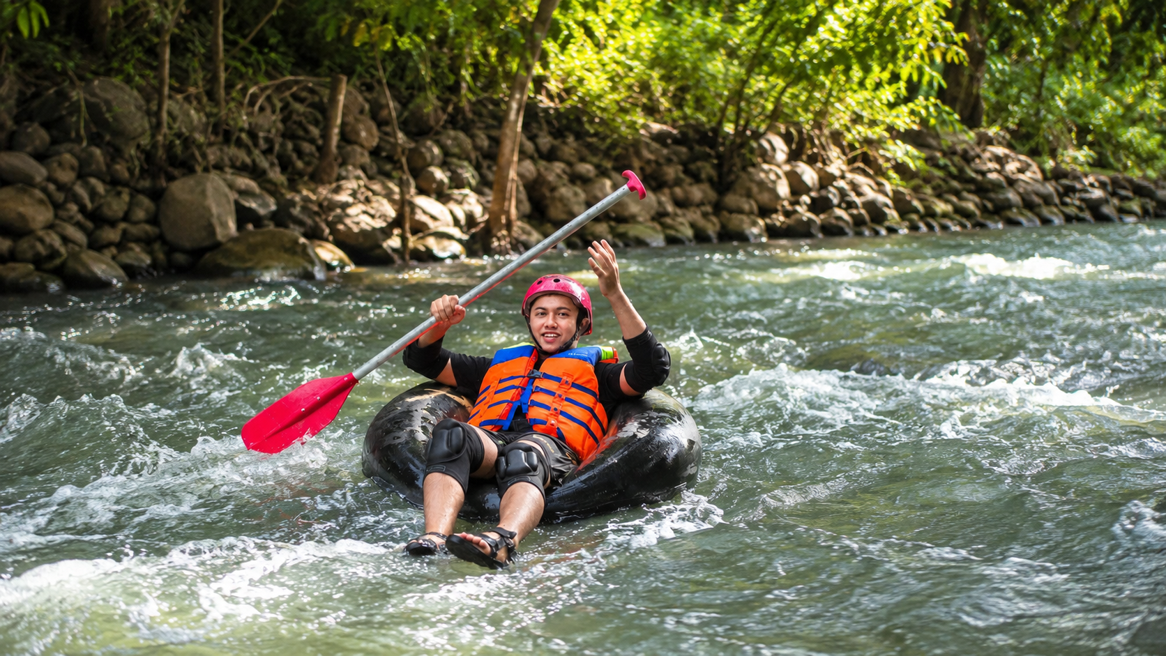 River Tubing  Sungai Jennae 1 Km